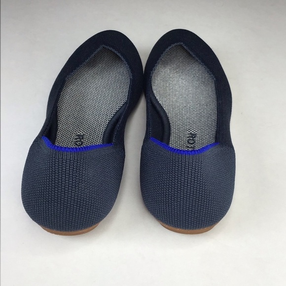 Rothy's The Flat in Navy Size 8. - Picture 5 of 10